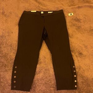 GAP brand new women’s dark grey  dress pants with Button Detail